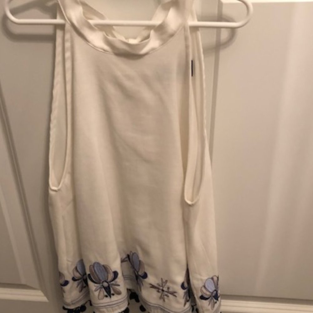 NEW FRANCESCA'S HIGH NECK SLEEVELSS TOP -SIZE XS